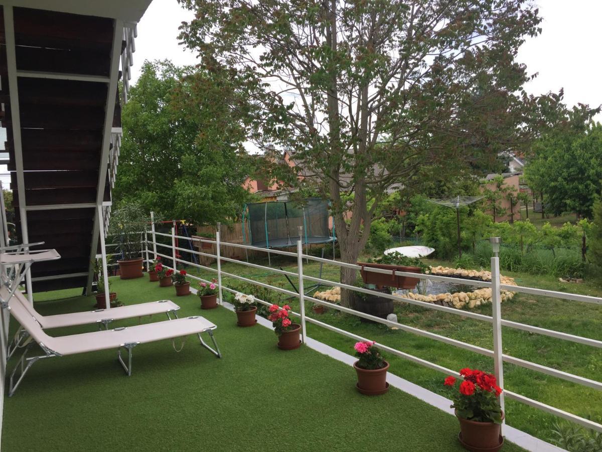 Lelle-Kert Apartman 02 بالاتوليلّي المظهر الخارجي الصورة