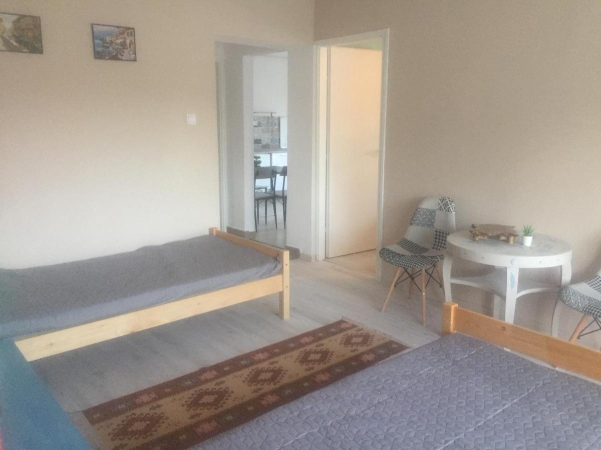 Lelle-Kert Apartman 02 بالاتوليلّي المظهر الخارجي الصورة